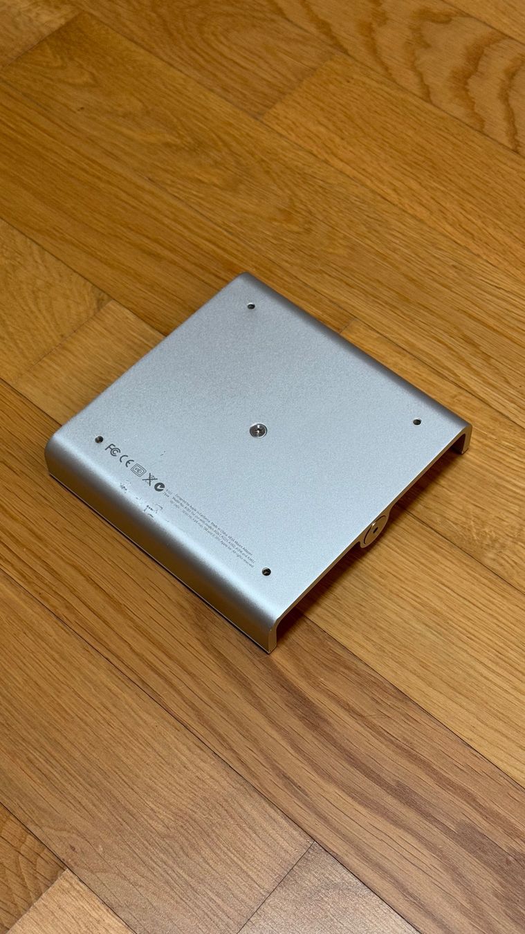 Apple Unità & Adattatore: Apple iMac VESA Halterung Adapter – Usato da St. Gallen venduto da raphael.daehler 3