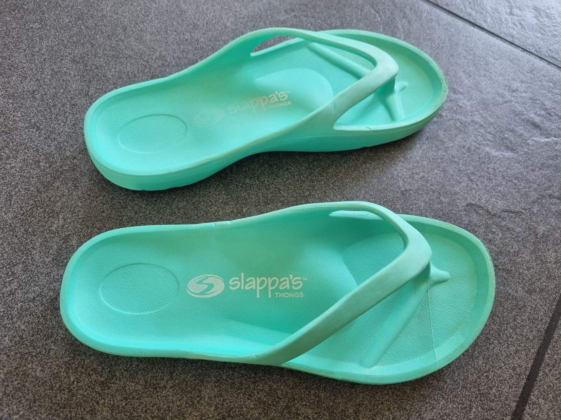 Schuhe für Mädchen: Sommerschuhe / Thongs - Gr. 37 – Gebraucht aus Neftenbach von DanielaS01020304 1