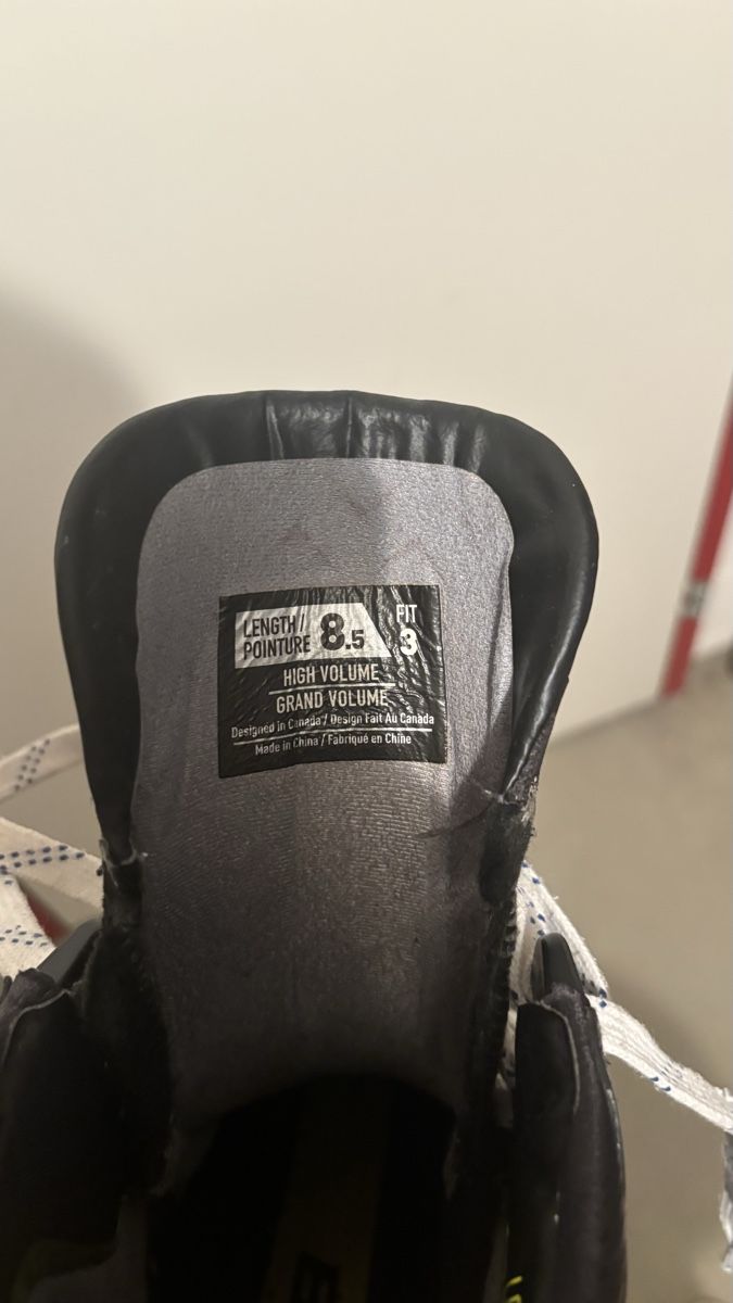 Bauer Schlittschuhe: hyper2lite skates 43-44 – Gebraucht aus Birmensdorf ZH von dom_5m6x 2