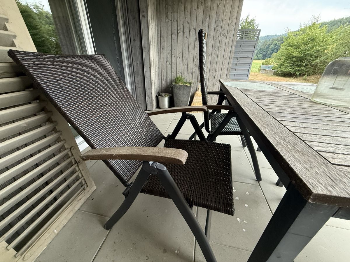 Tischset: Gartentisch mit 4 Stühlen - Polyrattan – Gebraucht aus Suhr von leo_x22p 1