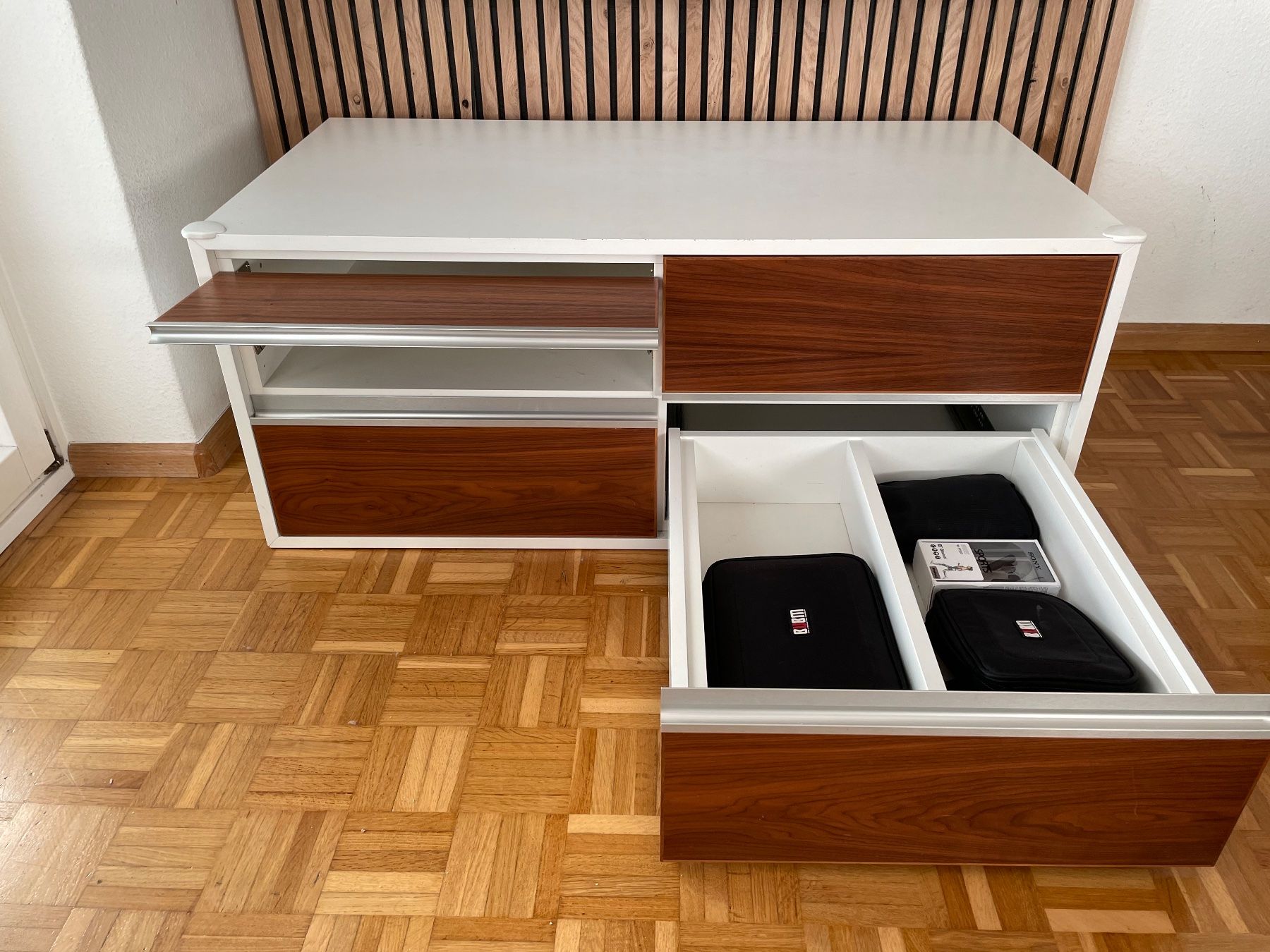 Meubles TV: Sideboard – D'occasion à Basel par Cristina2015