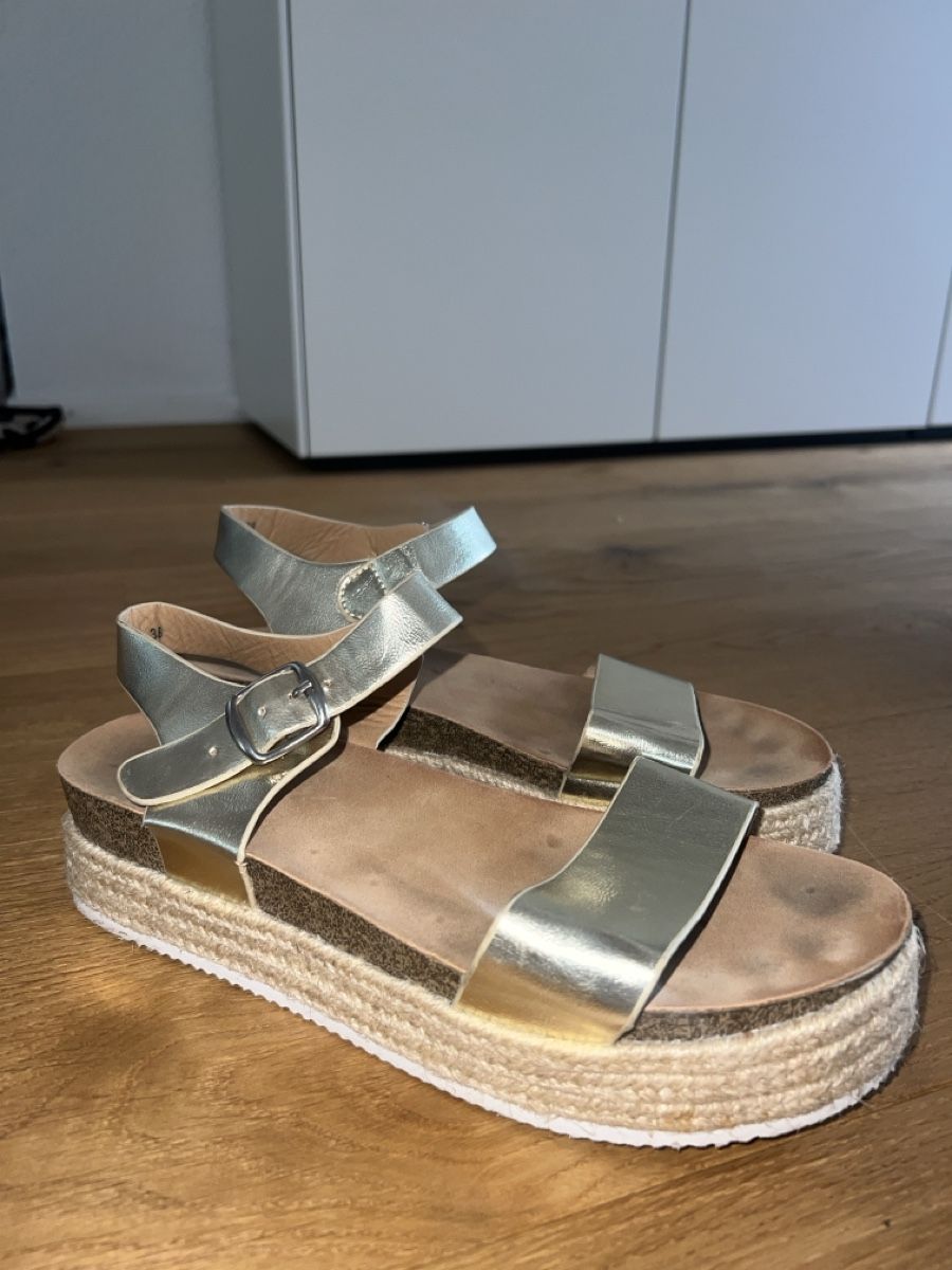 Scarpe da donna: Sommer-Sandalen, gold , Grösse 38 – Usato da Luzern venduto da Whateverr 1