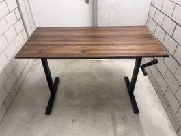 Adjustable office desk 