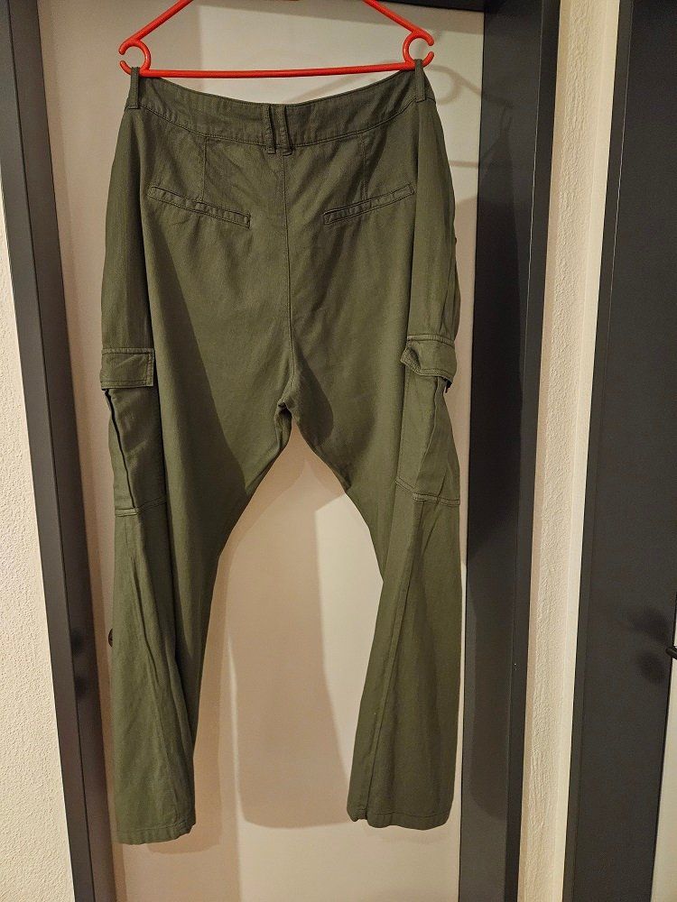Pantalons: Neu: Cargo-Hose - oliv - Gr.48 – Neuf (Voir description) à Uznach par Laeuffer 1
