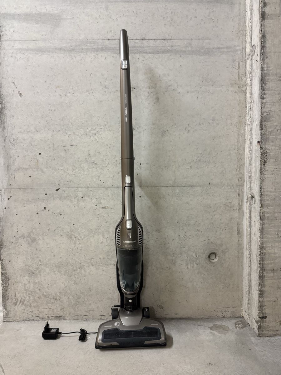 Grundig Aspirapolveri & Accessori: Grundig Staubsauger VCH 9832 – Usato da Winterthur venduto da ste_5vfj 9