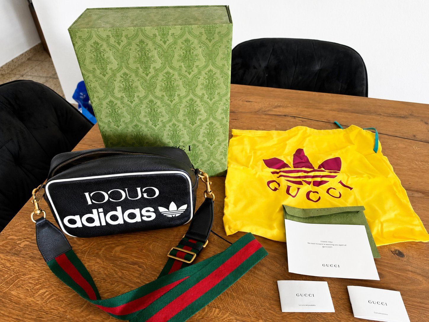 Gucci Sacs: Gucci x Adidas Umhängetasche – Neuf (Voir description) à Sissach par Alexgo78