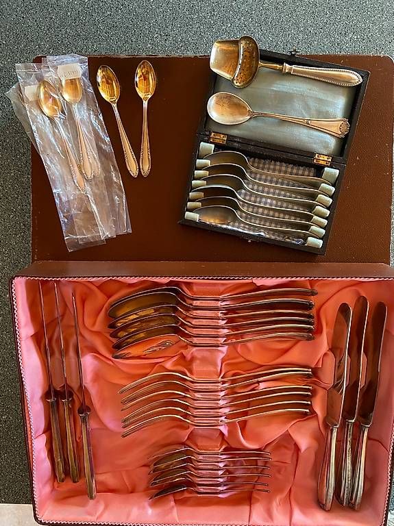 Set di piatti: Services de table date 1930 – Usato da Auvernier venduto da cor_jy2c