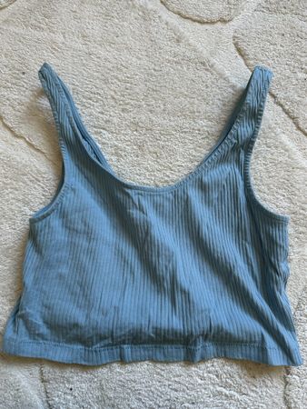 hellblaues Top