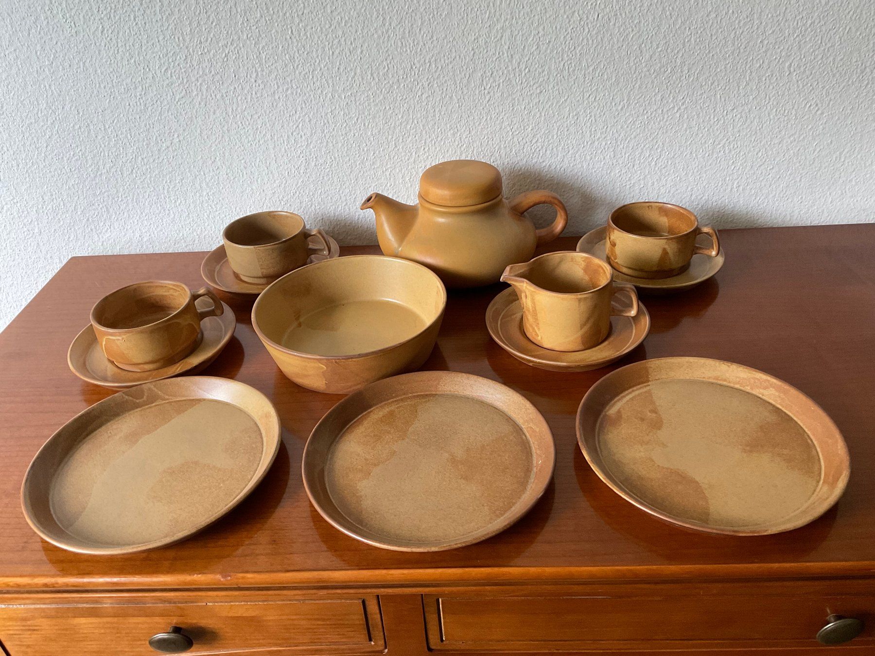 Set di piatti: Teeservice, 13teilig, Keramik, braun – Usato da Winterthur venduto da Tinufix 1