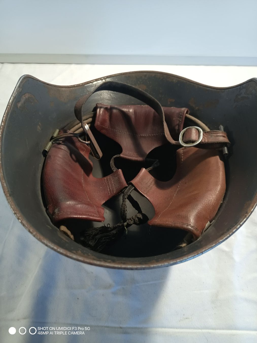 Schweizer Armee Uniformi & Effetti personali: Helm alt mit Leder Innenfutter Stahlhelm Militär  – Usato da Aarwangen venduto da to-hirschi 5