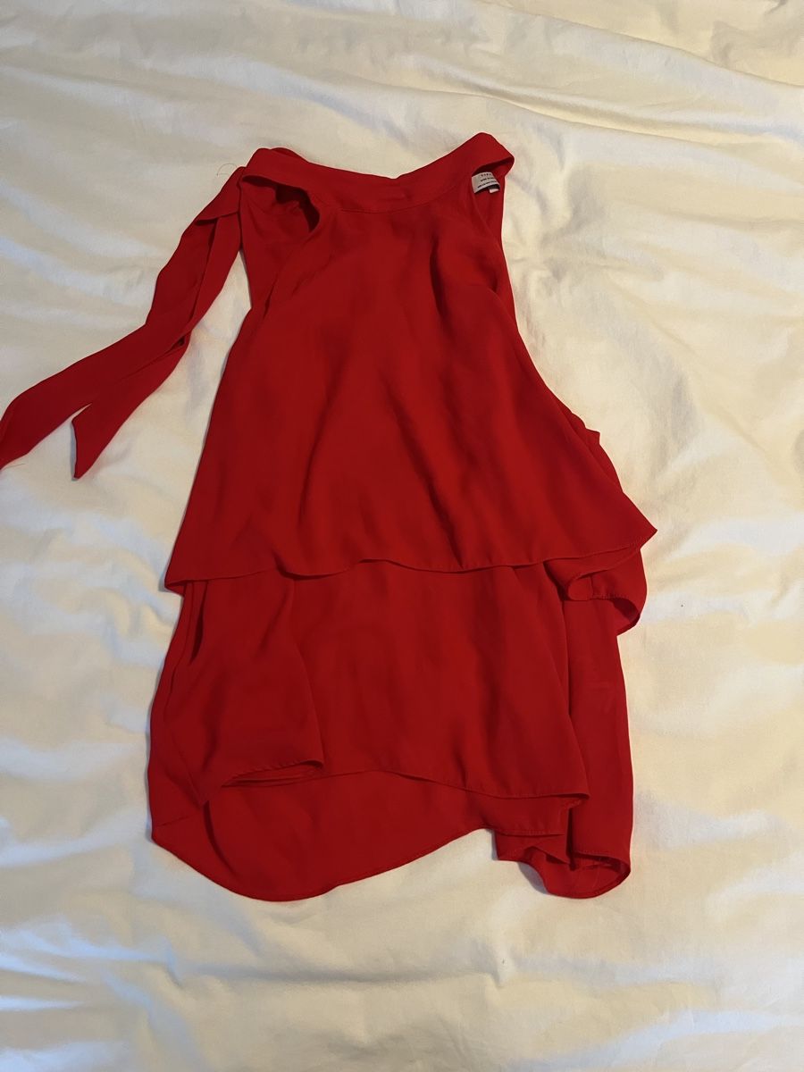 Zara Top: Top – Nuovo (secondo la descrizione) da Zürich venduto da tyr_5j6q