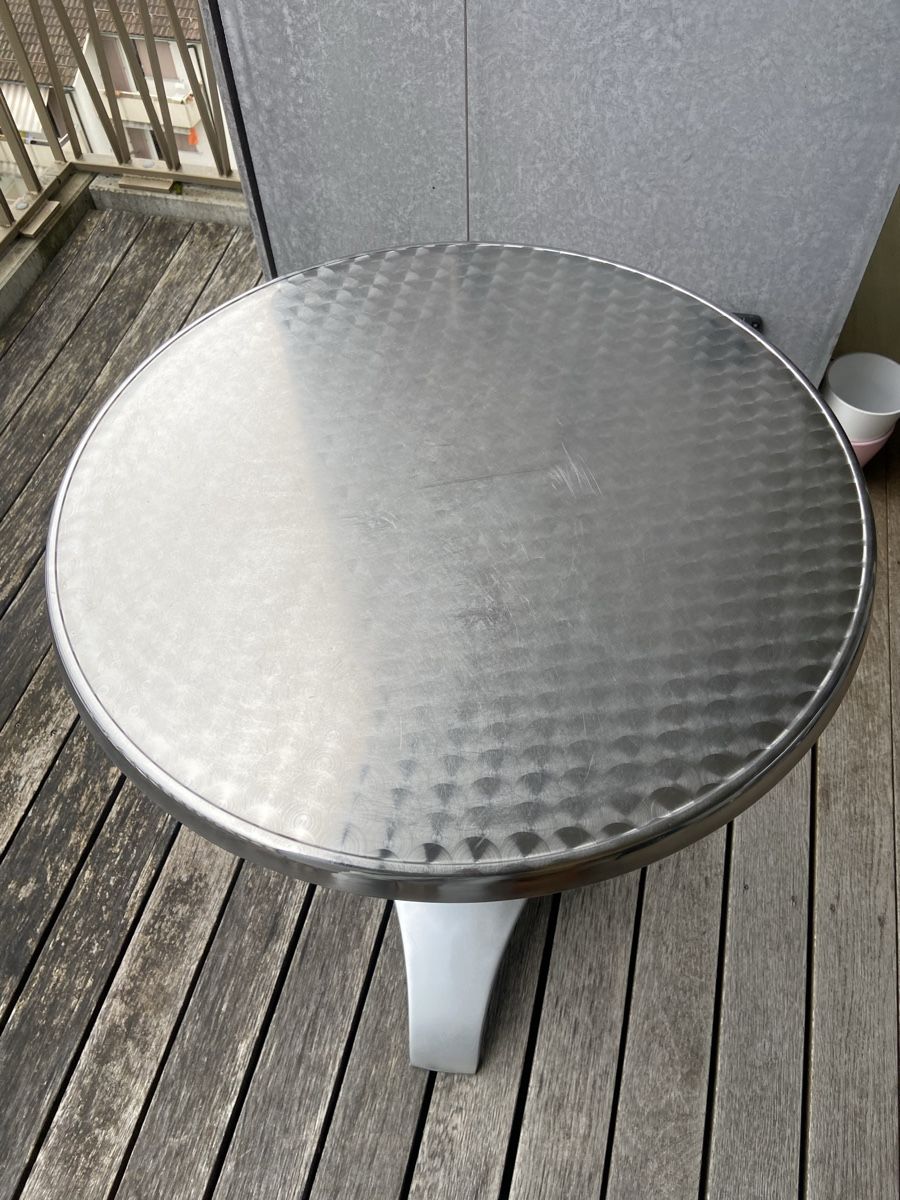 Ikea Tavoli: Silberner Aluminium Tisch – Usato da Kloten venduto da KimChi 1