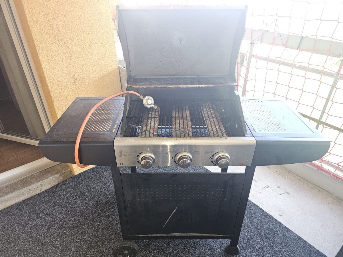 Griglie: Ohmex grill mit 3 Brenner  – Usato da Spreitenbach venduto da Senamkhan 1