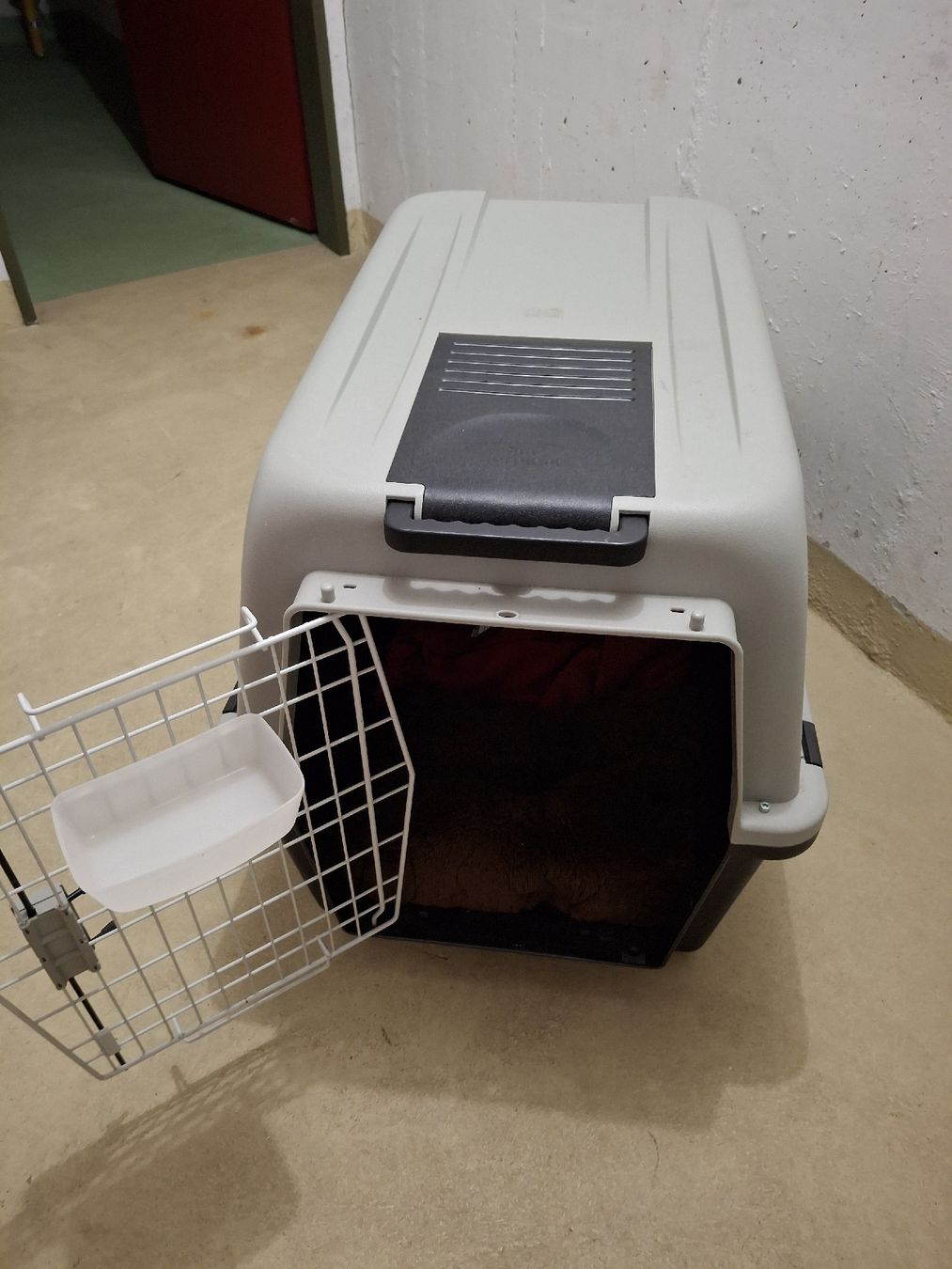 Cages, transport & sécurité: Hundebox gebraucht, funktionsfähig – D'occasion à Gattikon par cbe_9x5c