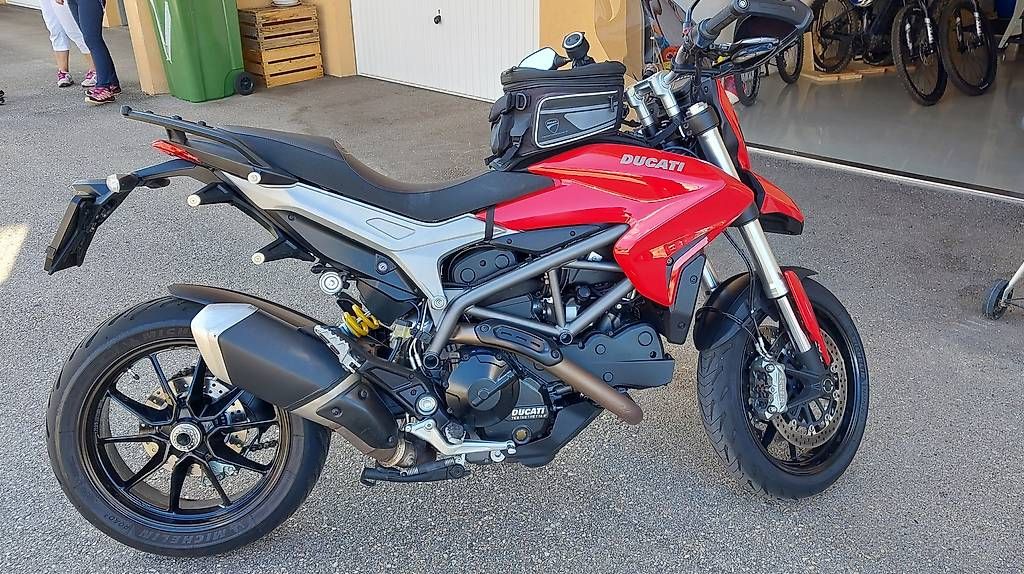 Strada: Moto Ducati Hypermotard 821 – Usato da Cernier venduto da Dgege-L 3