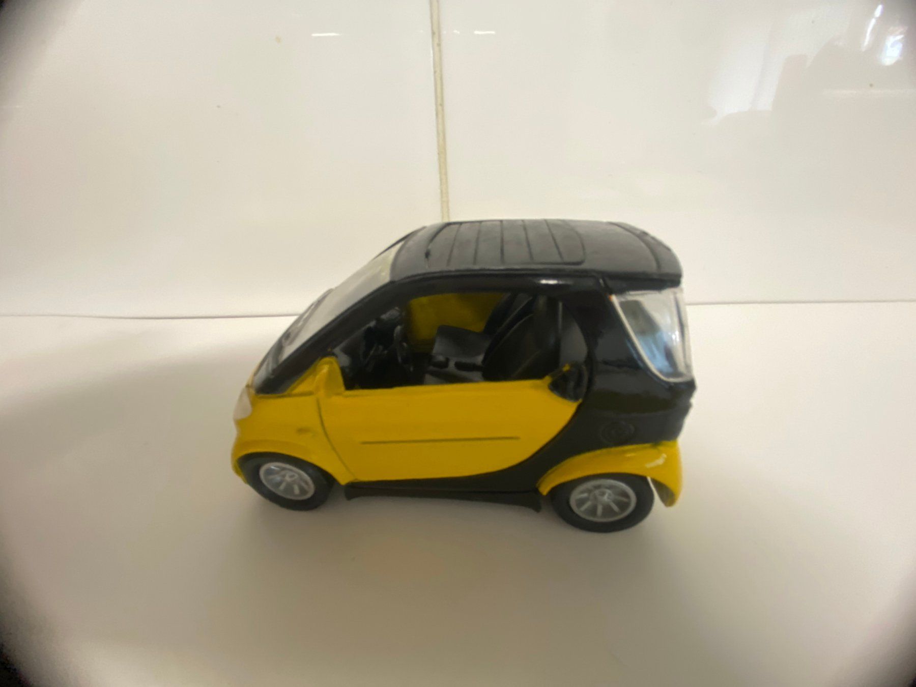 Smart Modellini d'auto: SMART for two  431 gelb – Usato da Kerzers venduto da tisyayasuBE 1