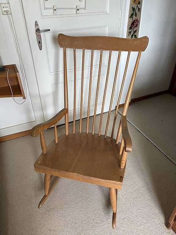 Chaises: Schaukelstuhl – D'occasion à Biel-Benken BL par AngiSchaefer