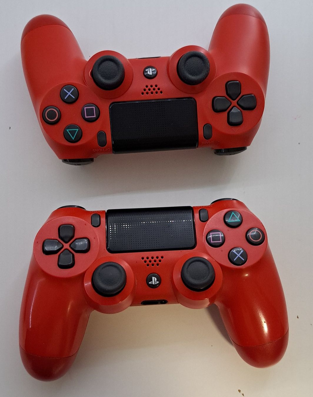 Sony Controller: Ps4 Controller Original SONY 2 Stück Farbe Rot – Usato da Biel/Bienne venduto da Sasha4u 5