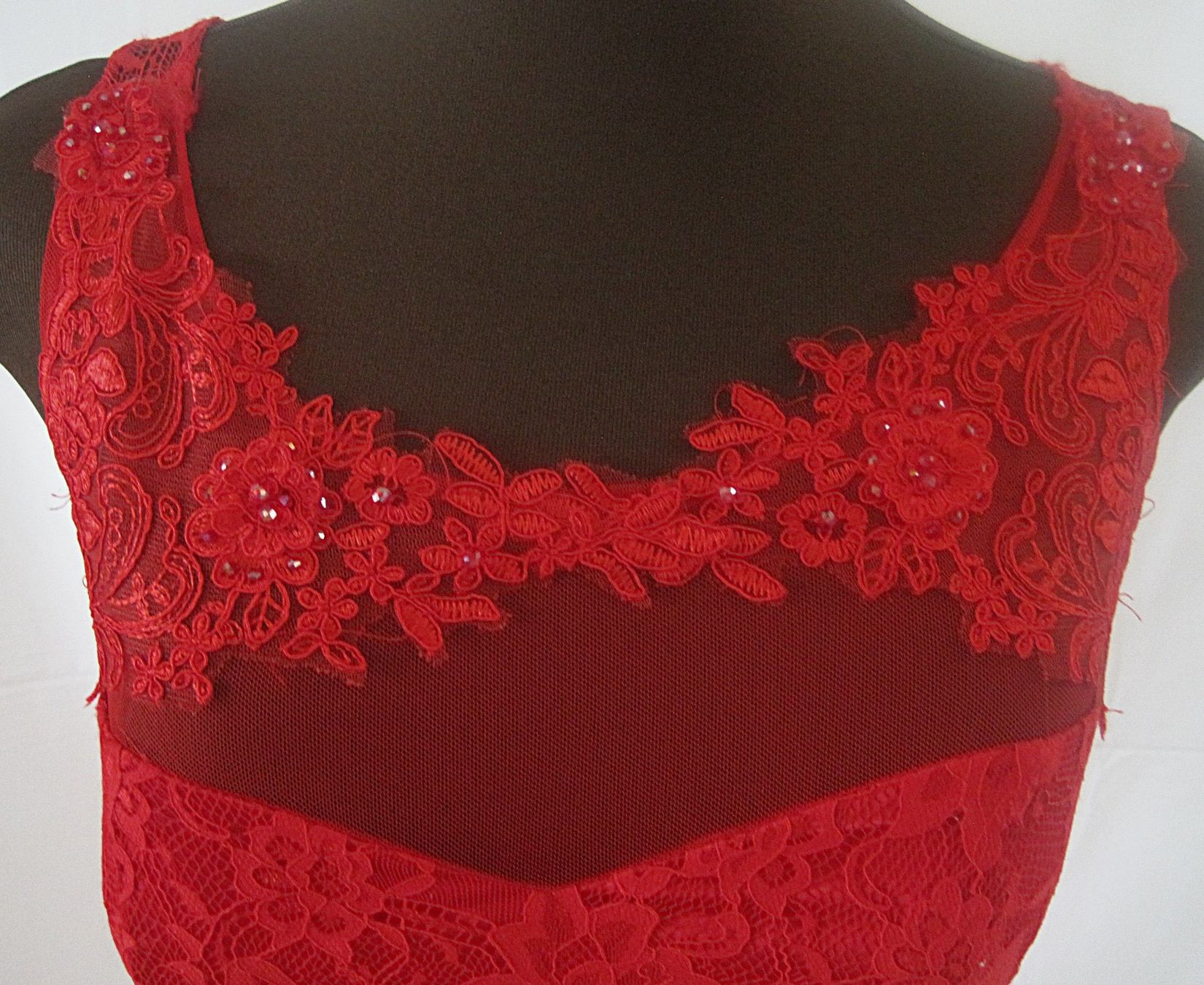 Kleider: Verspieltes rotes Chiffonkleid mit Strass & Schleifendetail – Gebraucht aus Rickenbach Sulz von Sodeli23 1