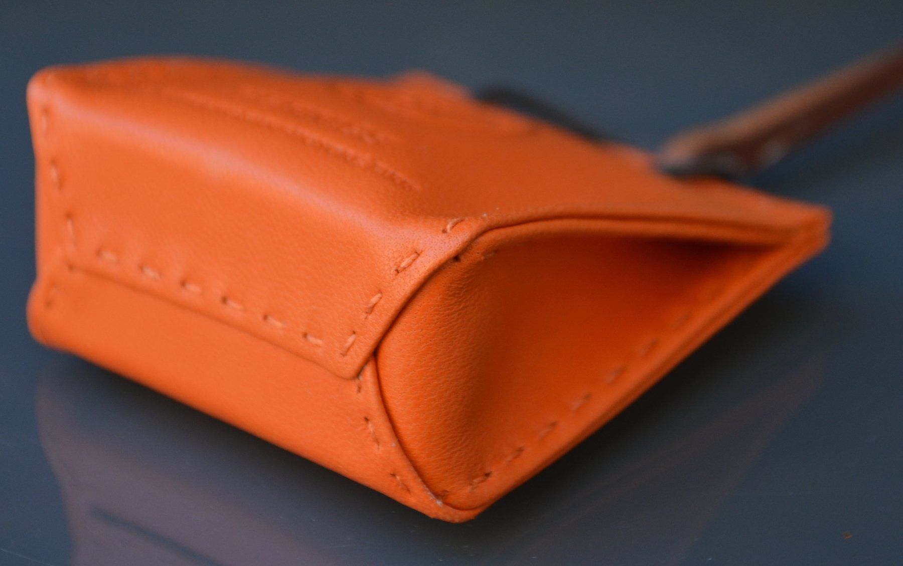 Hermès Borse: Hermès Sac Orange Leather Bag Charm – Usato da Collonges venduto da Auganien 6
