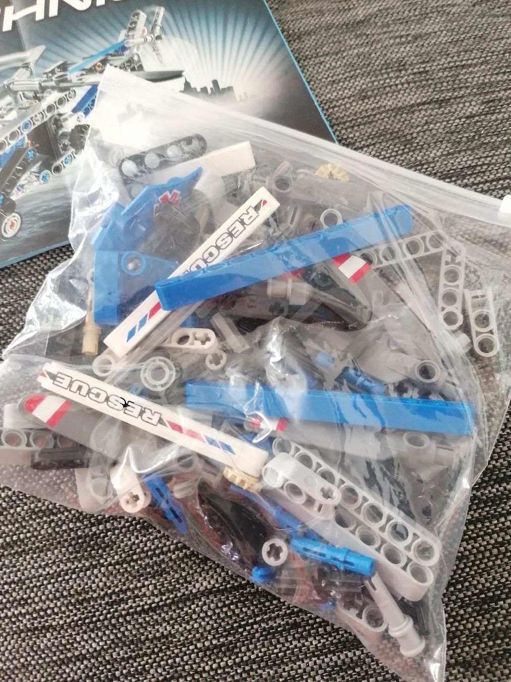 Lego Jeux de construction: LEGO TECHNIC HELI 42020 VOLLSTÄNDIG – D'occasion à Pratteln par ThereseZ 1