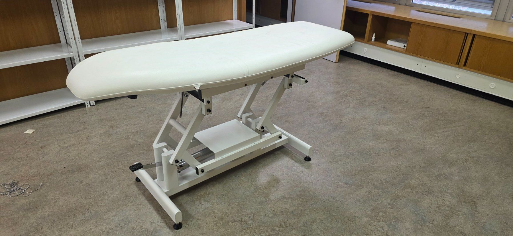Lettini & sedie per cosmetici: Guterhaltene Massageliege – Usato da Brittnau venduto da Allrounder81 3