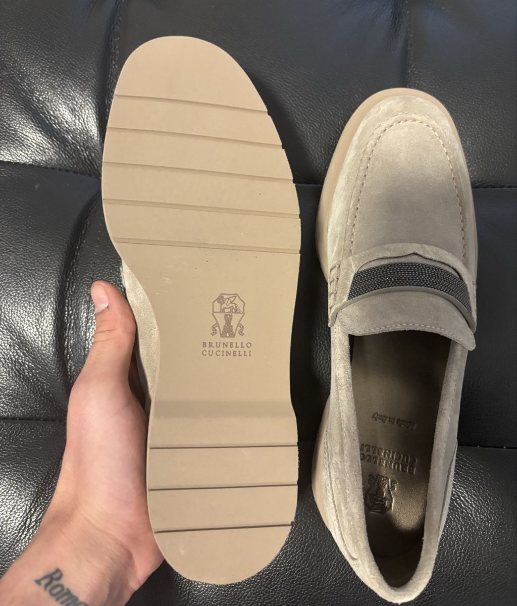 Brunello Cucinelli Scarpe da donna: Brunello Cucinelli Grey Loafers – Usato da Chur venduto da Cuteclothes7k 3