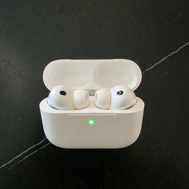 Apple Cuffie: AirPods Pro 3 – Usato da Zuchwil venduto da siv_9pvv