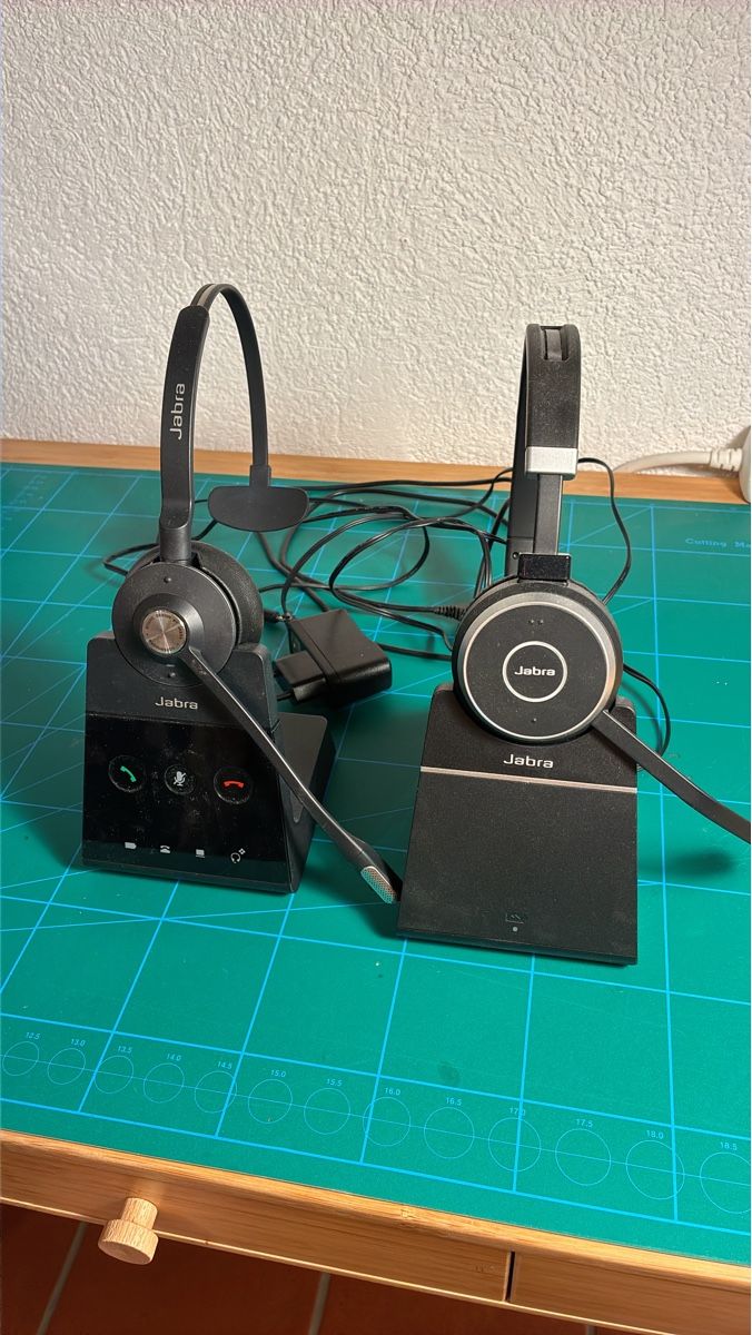 Jabra Casques audio: Jabra Headsets mit Ladestationen, 2 Stk. – D'occasion à Seeberg par FlavioC01