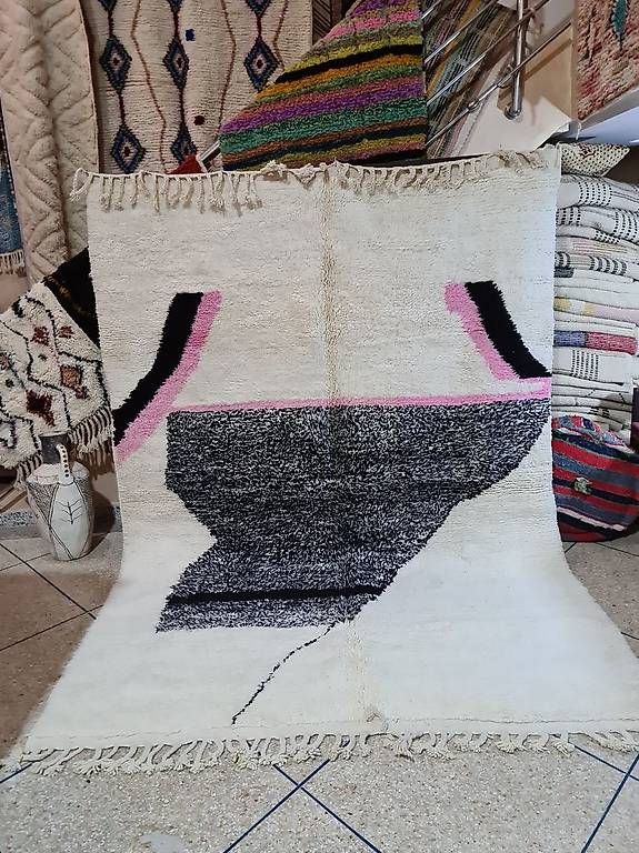 Tappeti: Authentic Handwoven Moroccan Wool Rug – Usato da Crans-Montana venduto da AtlasWoolWorks