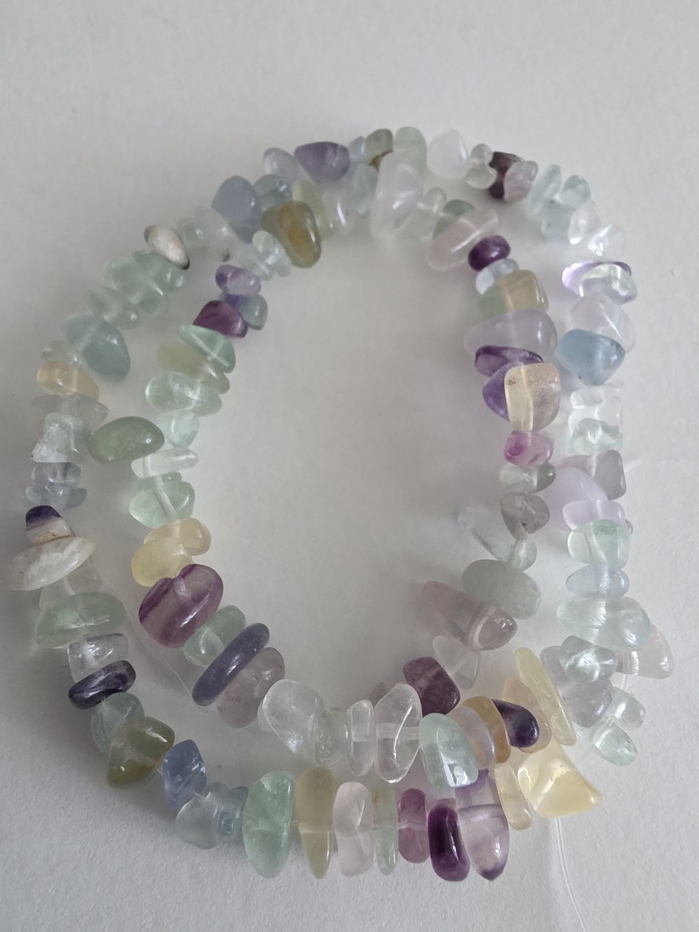 Minerali & Pietre curative: Fluorit splitter ca. 5-8mm. Strang – Nuovo e nell'imballaggio originale da Menziken venduto da Mirager 1