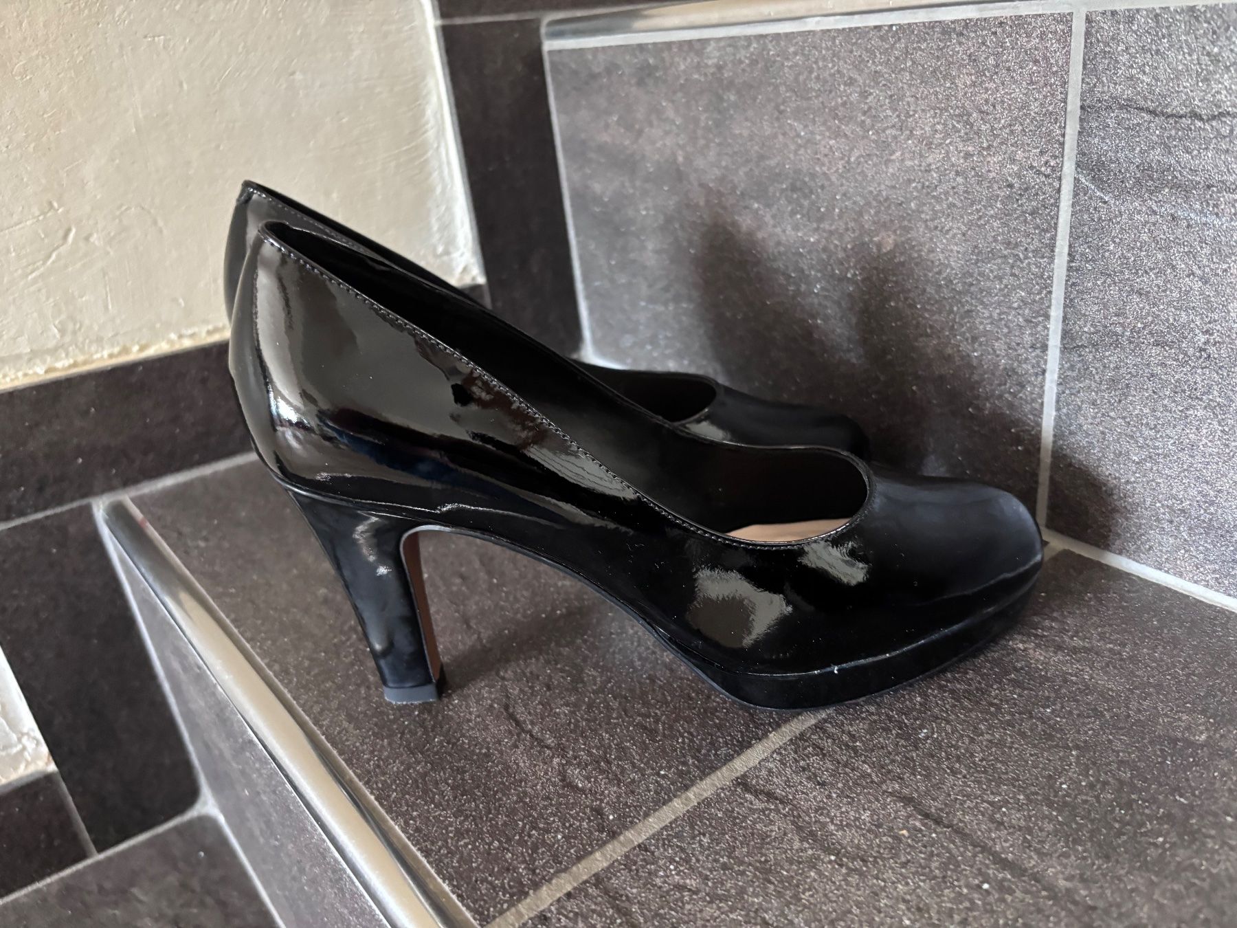 Clarks Scarpe da donna: High Heels Clarks 39 schwarz – Usato da Balsthal venduto da Uroby