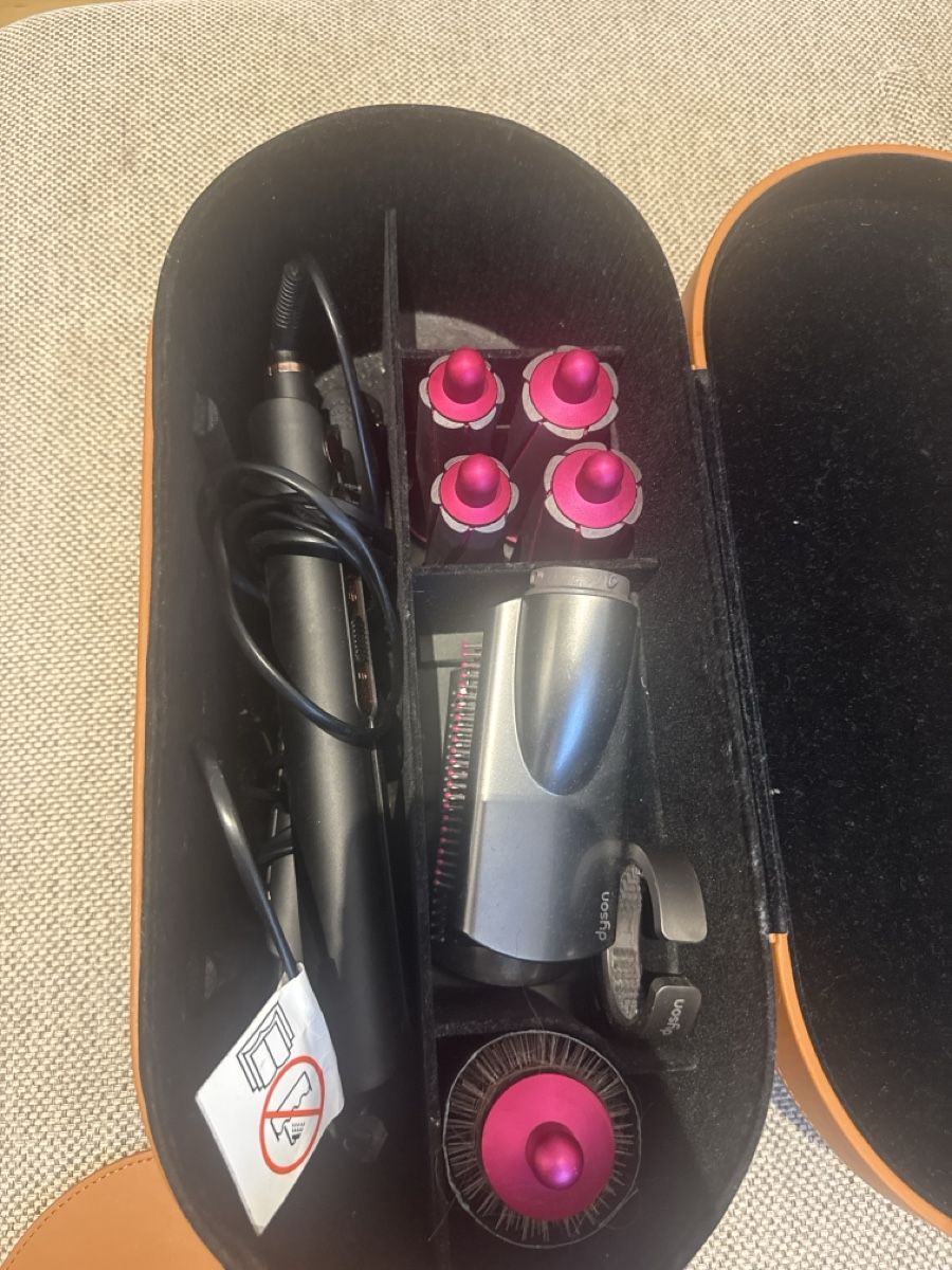Dyson Sèche-cheveux: Dyson Airwrap – D'occasion à Basel par mil_27n9 1