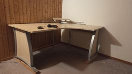 Schreibtisch