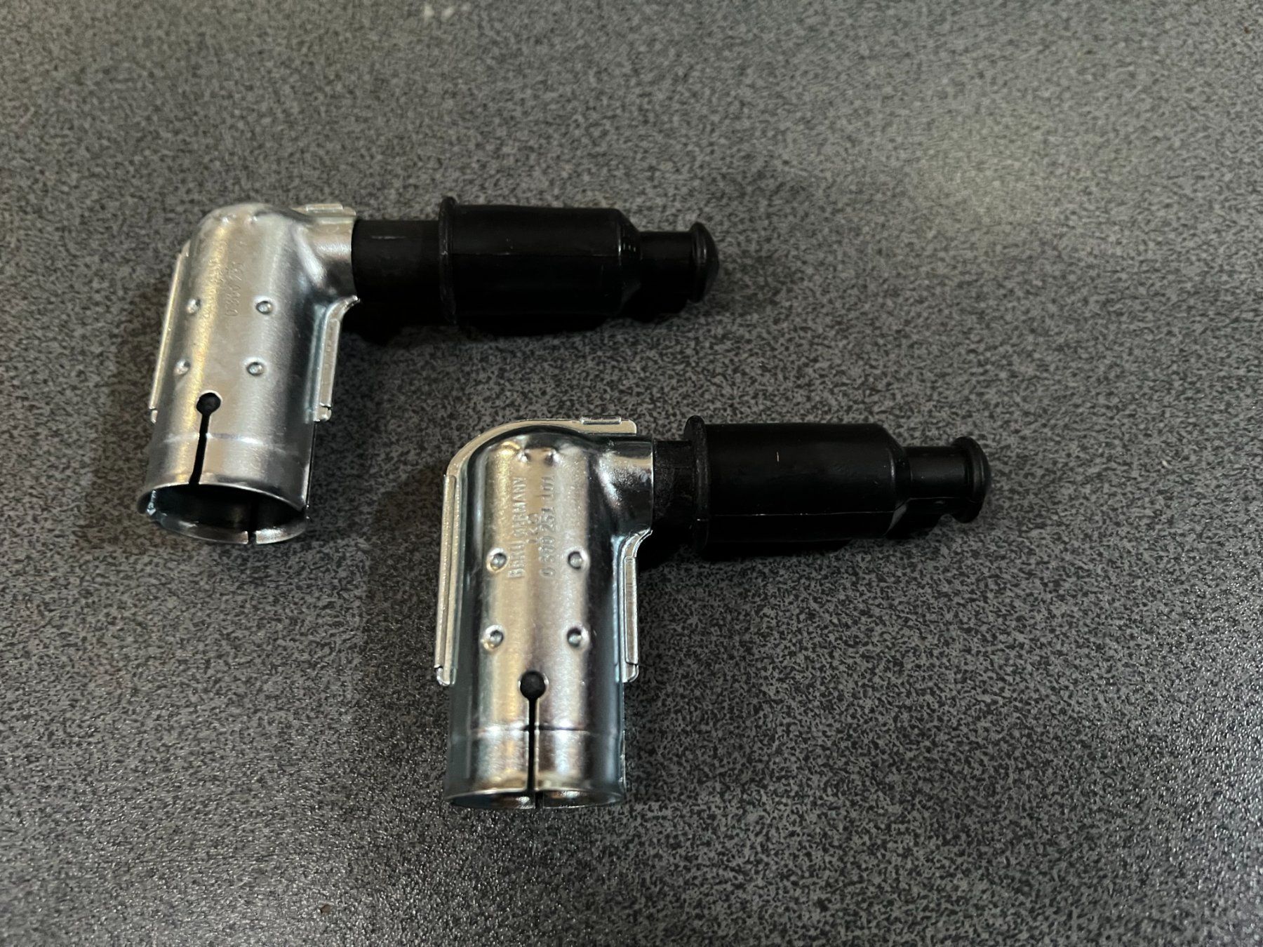Rapid Trattori: 1 Paar Kerzenstecker passend zu Rapid Spezial – Nuovo (secondo la descrizione) da Oensingen venduto da alpenvogel92