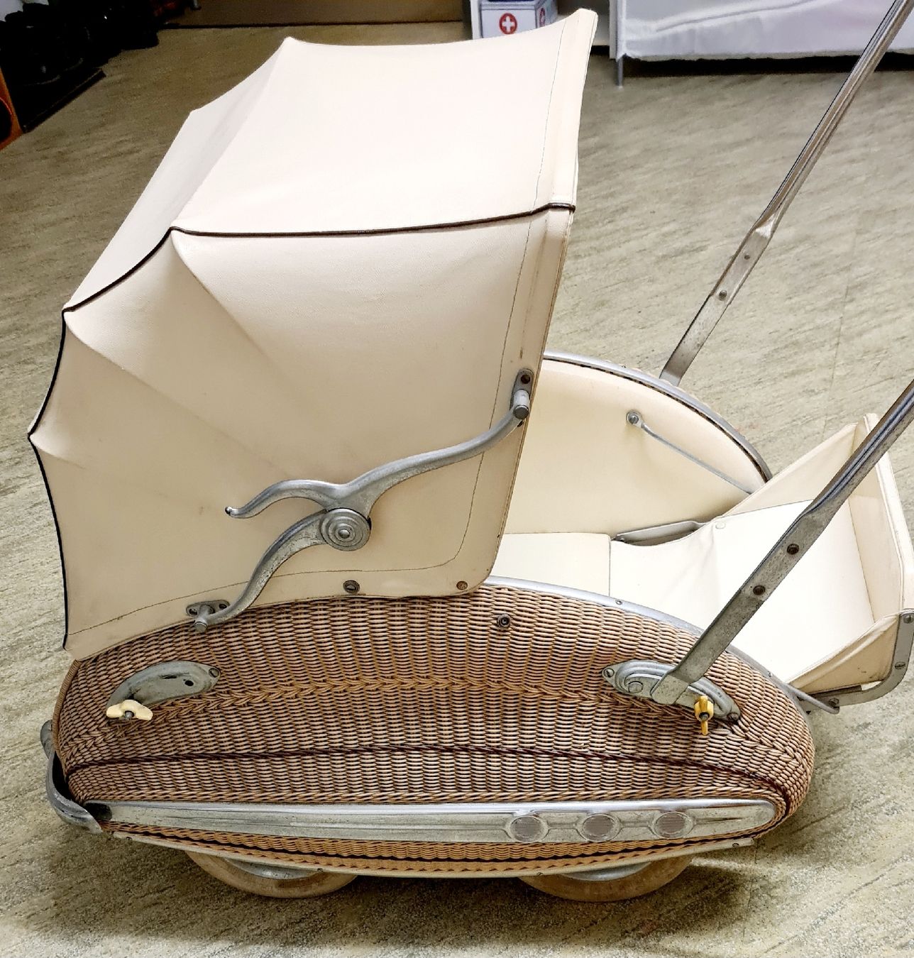 Wisa Gloria Kinderwagen: Poussette enfant Wisa Gloria – Gebraucht aus Biel/Bienne von gde_2hgy 1