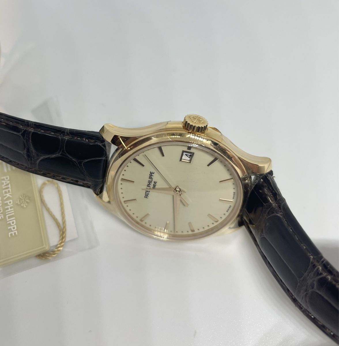 Patek Philippe Orologi: Patek Philippe Calatrava 5227r Full Set – Nuovo (secondo la descrizione) da Lugano venduto da Superstudiolugano 3