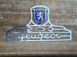 Altes Original Automobil Emblem / Peugeot 203