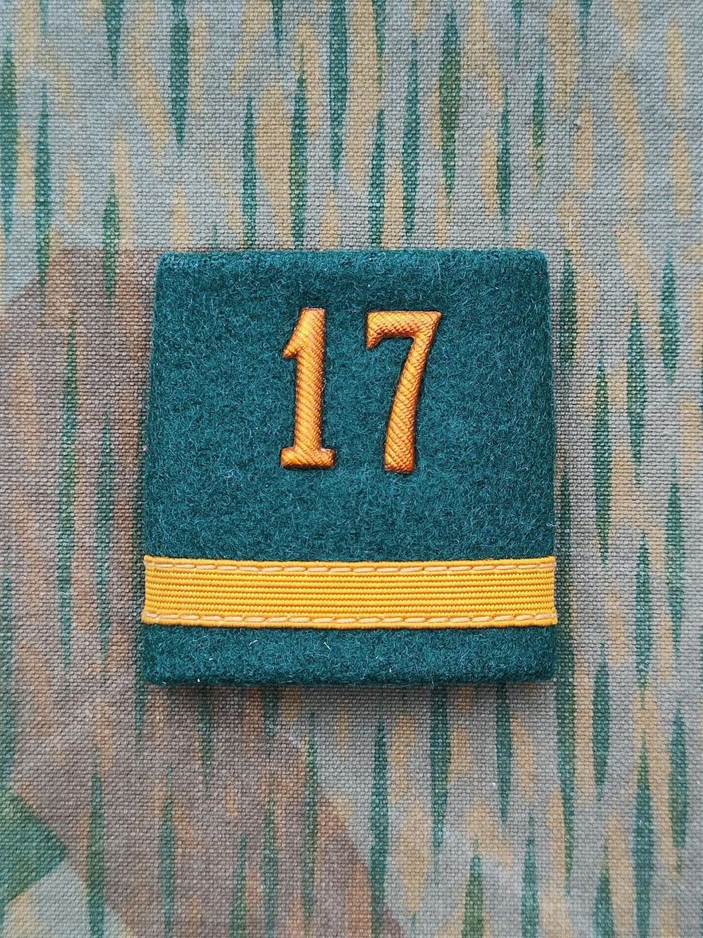 Placchette & Badge: Schulterpatte Major Bat 17 – Usato da Bauma venduto da SwissMilitaria