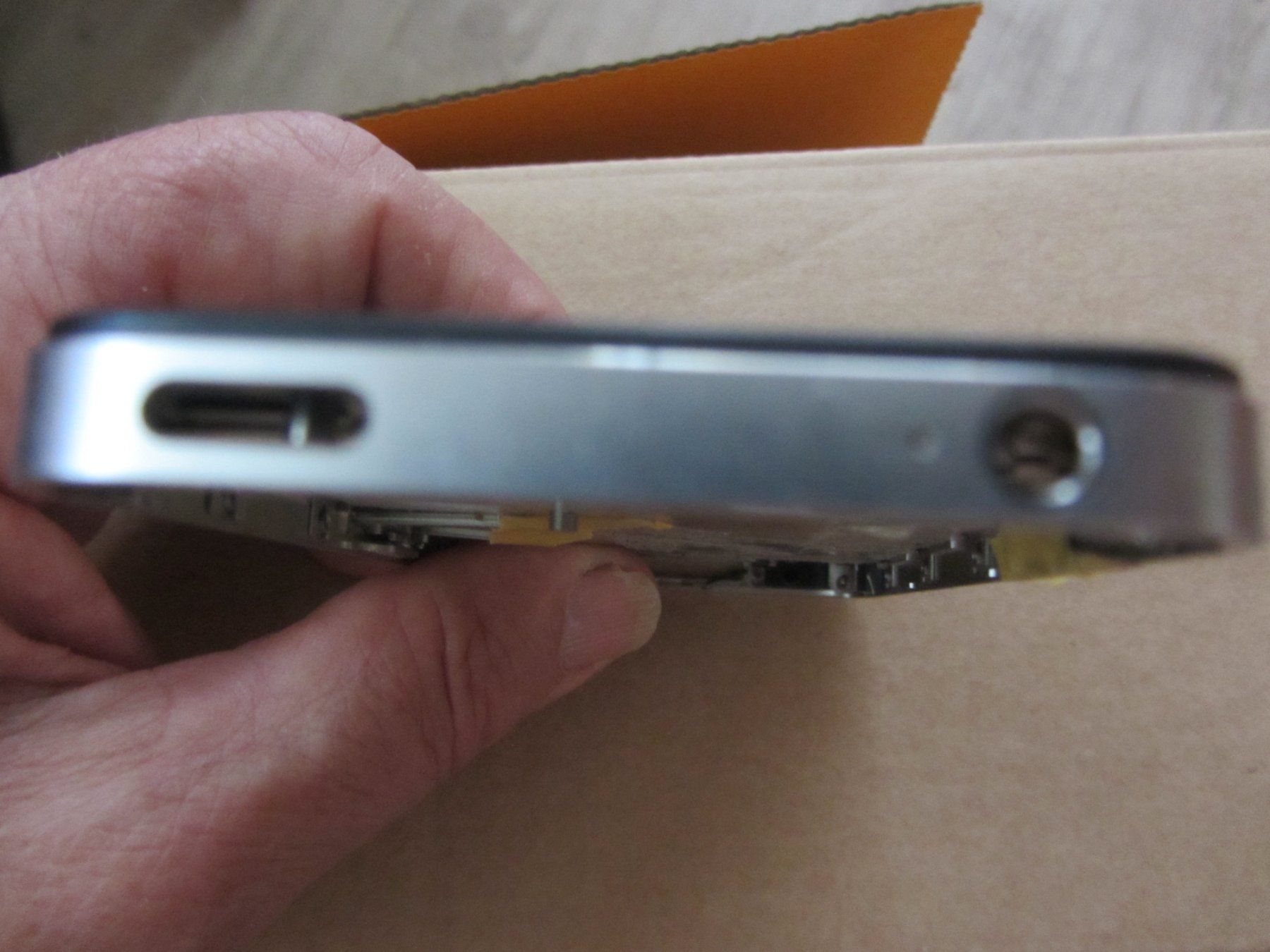 Monitore: I Phone 4S Display mit Ramen – Defekt aus Malters von moc_z8d9 6