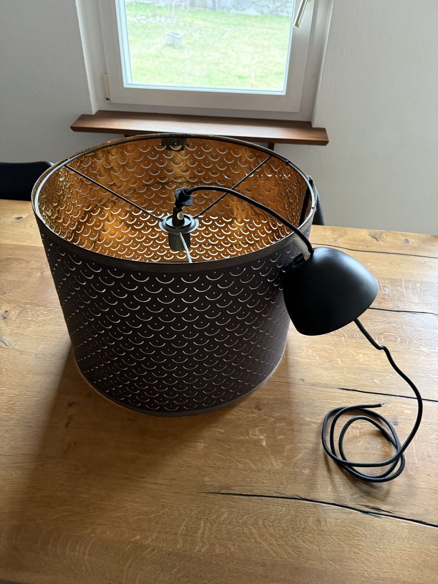 Ikea Lampadari & plafoniere: Lampe NYMÖ noir/laiton 44cm – Usato da Givisiez venduto da Scilliam 1