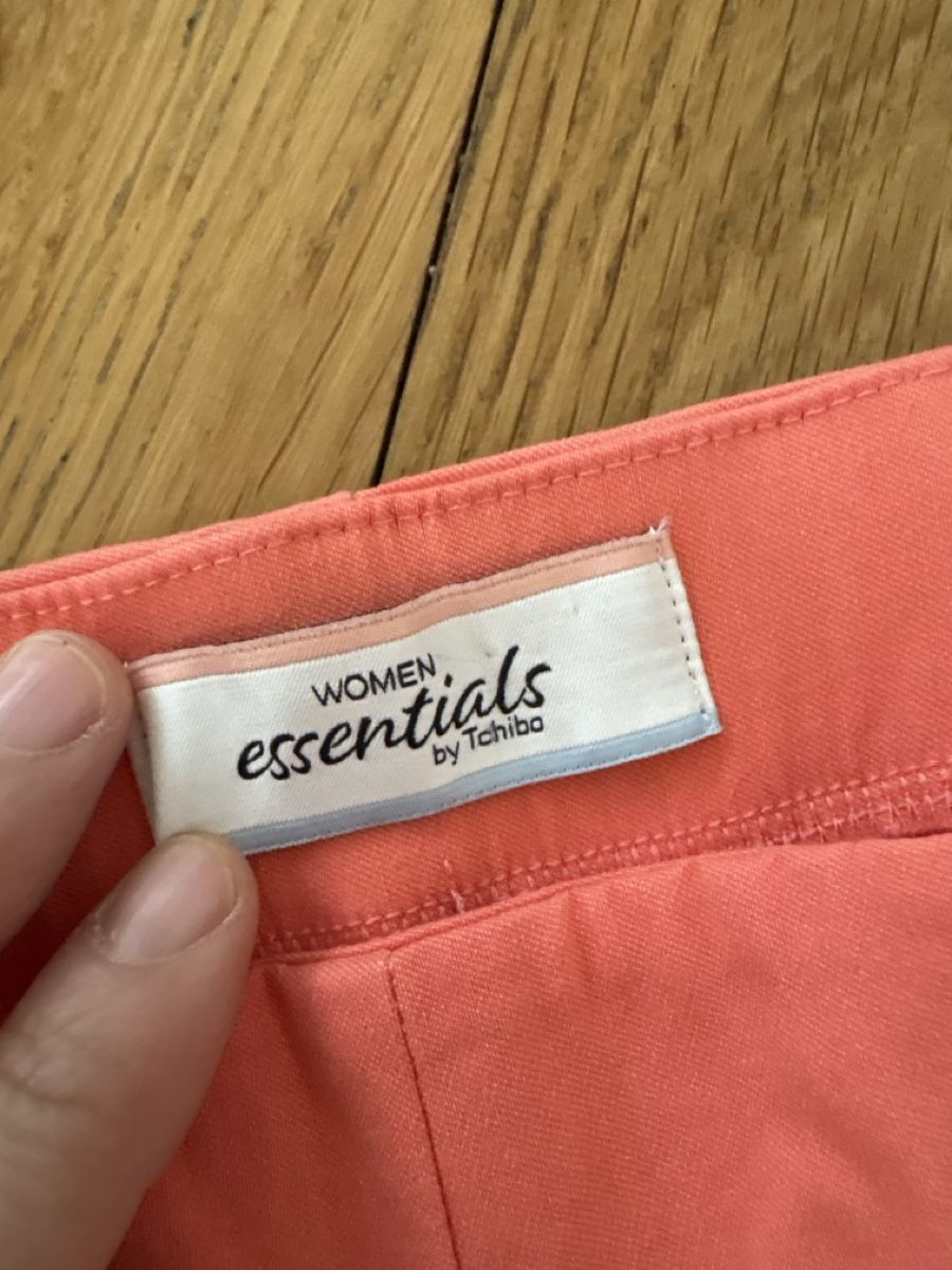 Pantaloni: Pantalon Capri Essentials, corail, taille 44, parfait été – Nuovo (secondo la descrizione) da Martigny venduto da O96 2