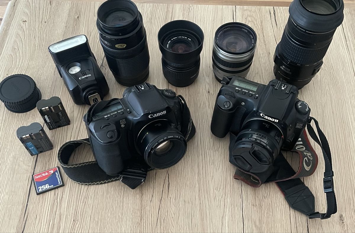 Canon Fotocamera: 2 CANON DIGITALCAMERA DEFEKT mit ZUBEHÖR – Difettoso da Plons venduto da wartauchris