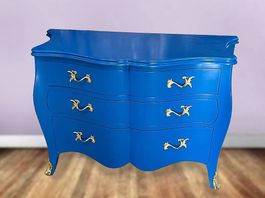Commode de style Louis XV dessus verre,