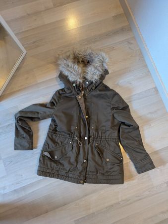 Olive Grüne Übergangsjacke mit gefütterter Kaputze H&M