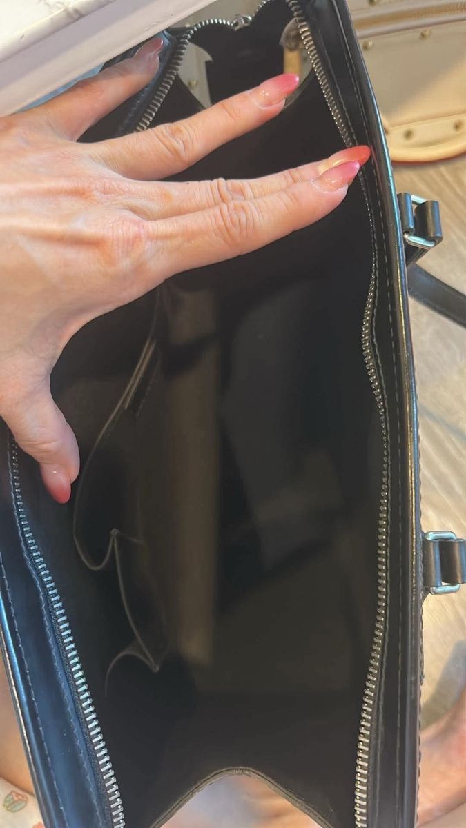 Louis Vuitton Borse da donna: LOUIS VUITTON Epi Madeleine Black – Usato da Widnau venduto da Pukpan_99 9