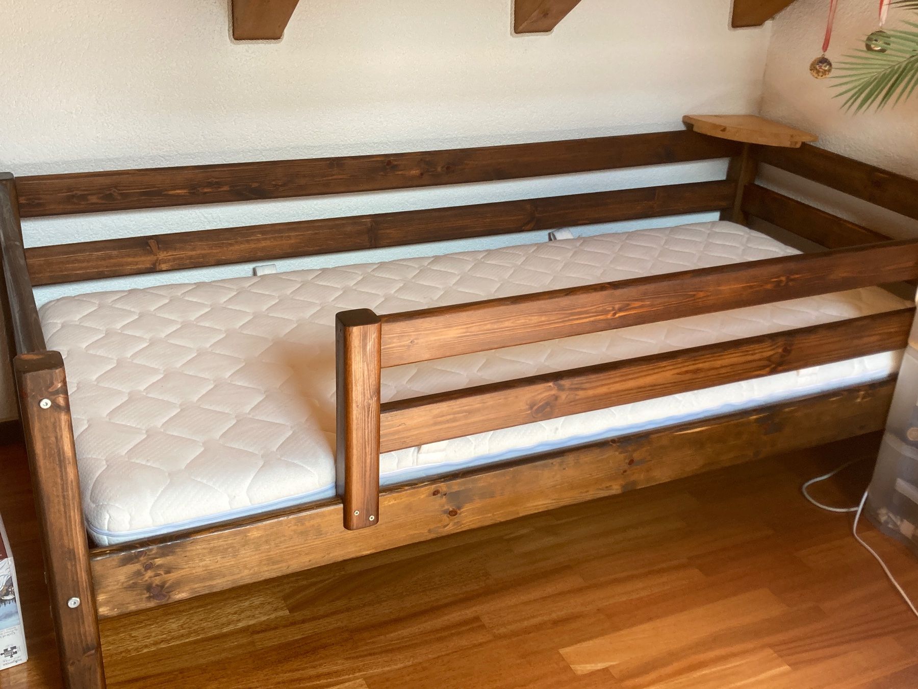 Ikea Letti: IKEA Kinderbett mit Seitenschutz und Matratze Micasa 90x200 – Usato da Benglen venduto da fla_5n7c 3