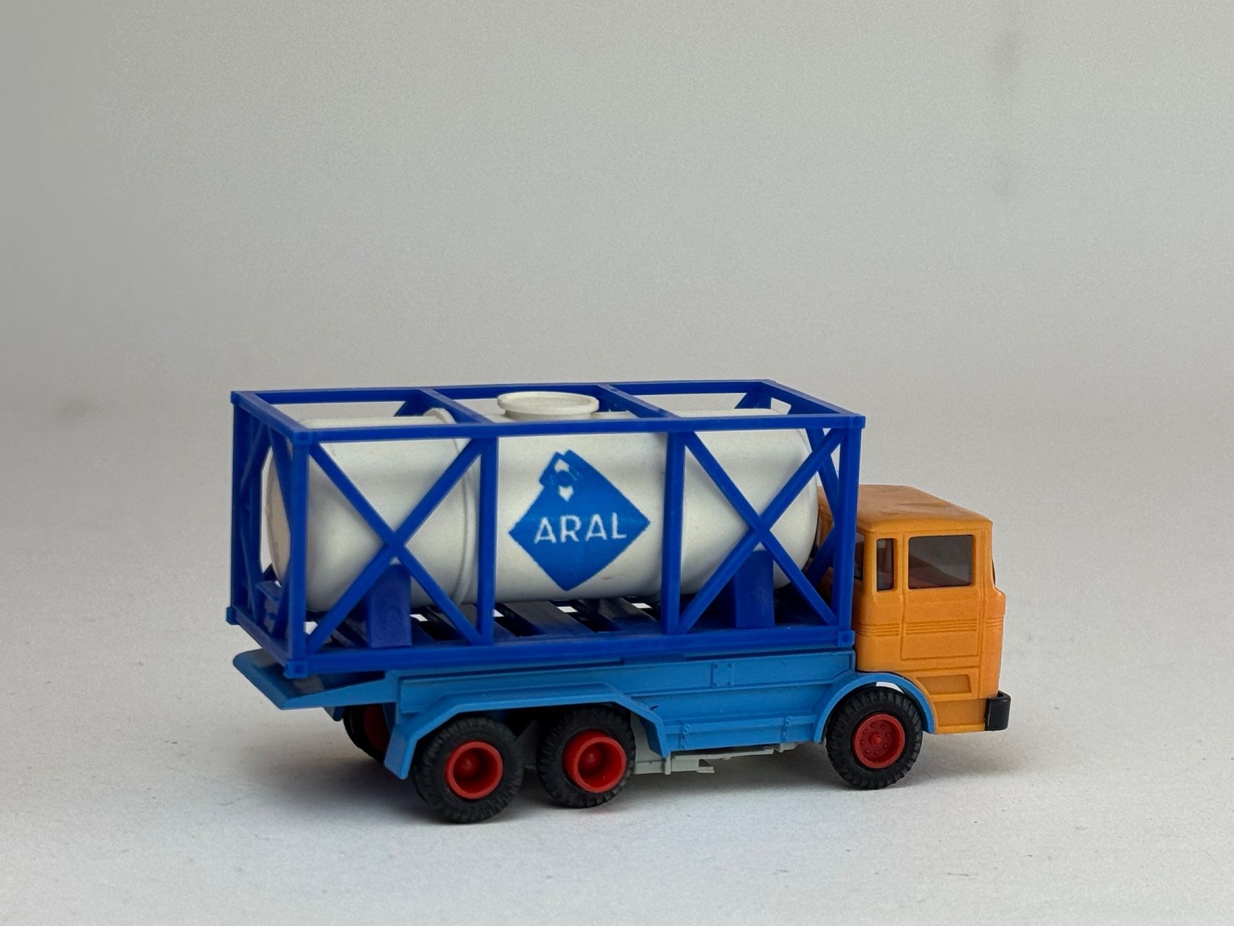 Faller Piste: HR- Faller AMS Container LKW Aral – Usato da Elm venduto da Wikmtz 1