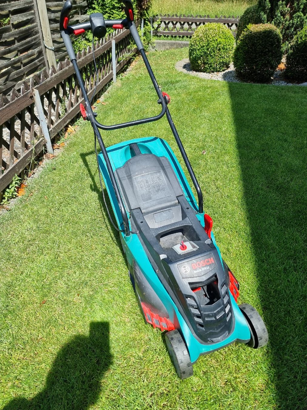 Bosch Tagliaerba: Bosch Rasenmäher Rotak 370 LI  – Usato da Balzers venduto da Homeandgarden