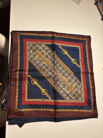 Gucci Foulard Seidentuch ungetragen